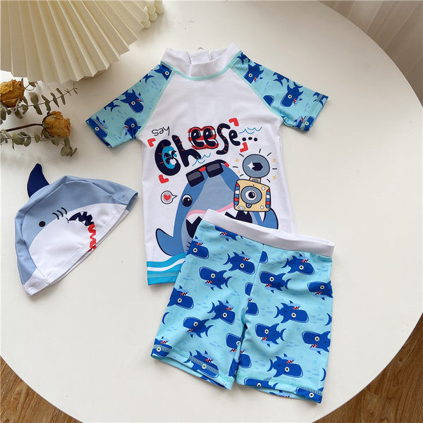 Gyermek napvédő fürdőruha fiúknak - kétrészes szett sapkával