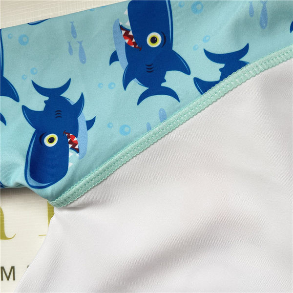 Uus haiaplikatsiooniga laste ujumistrikoo mudel poistele