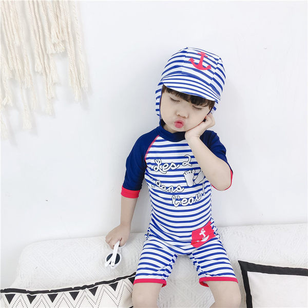 Csíkos gyerek fürdőruha fiúknak