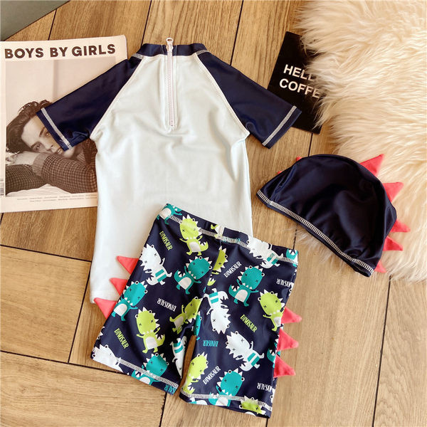 Gyermek fürdőruha fiúnak két részből, sapkával