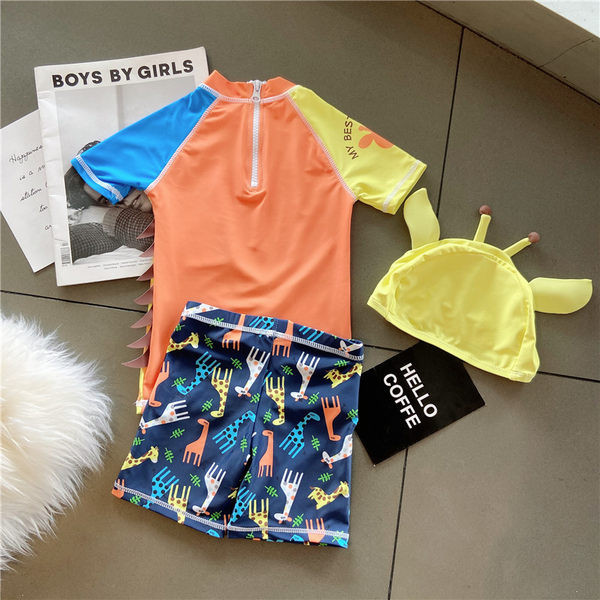 Gyermek fürdőruha rátéttel