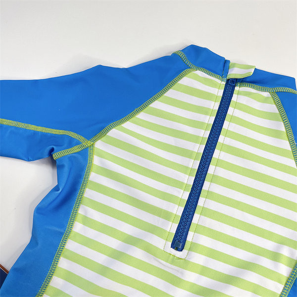 Gyermek napvédő fürdőruha halmintás fiúknak