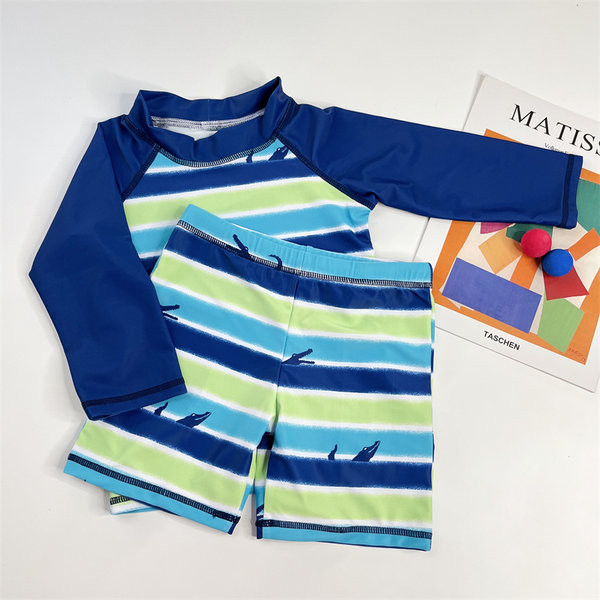 Kék színű úszó gyerekkészlet