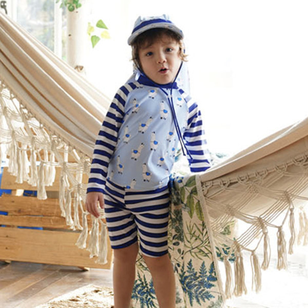 Παιδικό ριγέ μαγιό σε δύο μέρη
