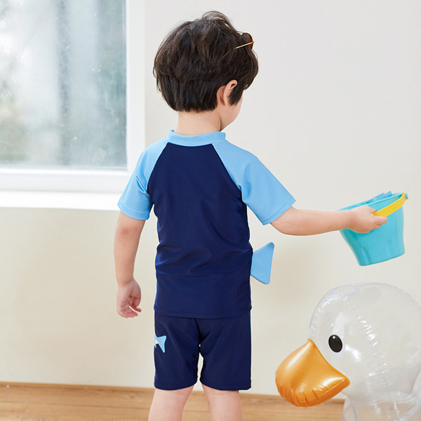 Divdaļīgs bērnu peldkostīms zēniem