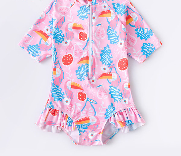 Ολόσωμο μαγιό με φερμουάρ και κοντά μανίκια