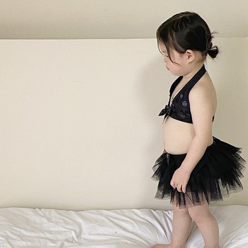 Нов модел детски бански костюм в черен цвят с тюл 