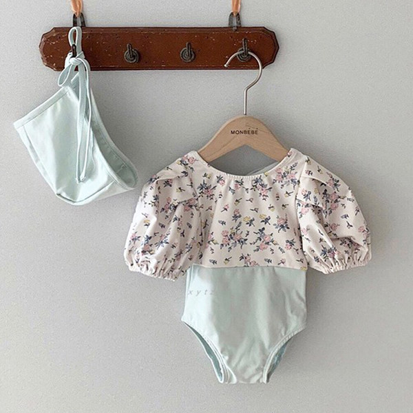 Μοντέρνο παιδικό ολόσωμο μαγιό με φλοράλ μοτίβο