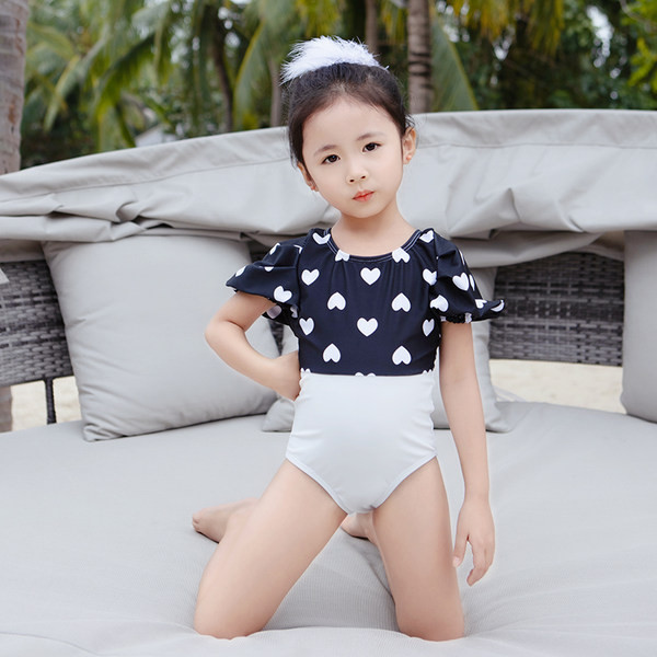 Divatos fürdőruha lányoknak, hátul nyakkendővel