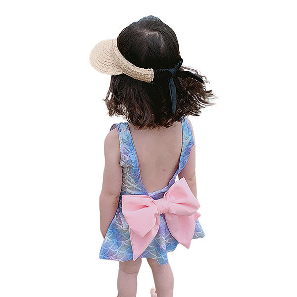 Lányoknak készült fürdőruha, hátul szalaggal