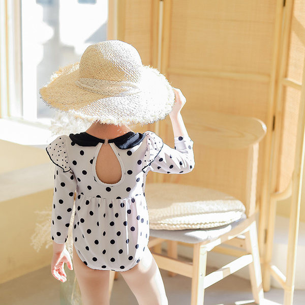 Ολόσωμο μαγιό για κορίτσια σε λευκό - δύο μοντέλα