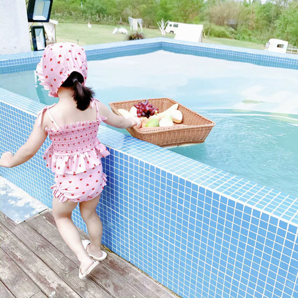 Μοντέρνο μαγιό με εμπριμέ καρδιές για κορίτσια