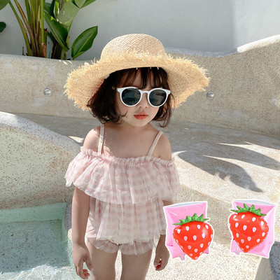 Gyermek fürdőruha lányoknak két részből áll