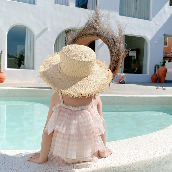 Gyermek fürdőruha lányoknak két részből áll