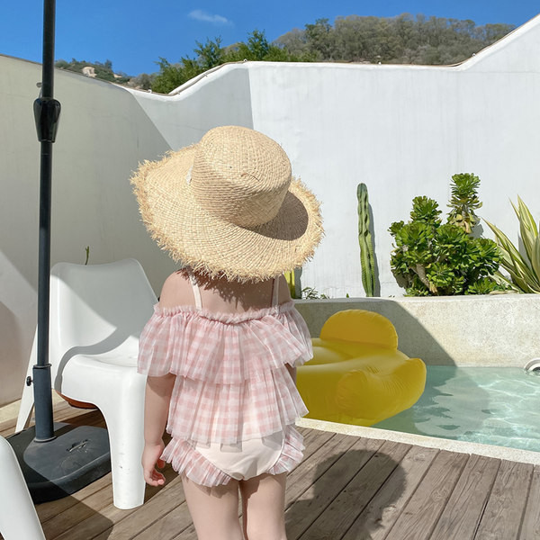 Gyermek fürdőruha lányoknak két részből áll