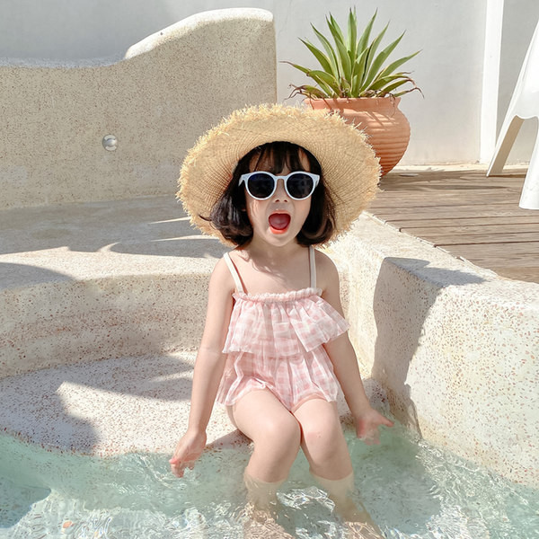 Gyermek fürdőruha lányoknak két részből áll