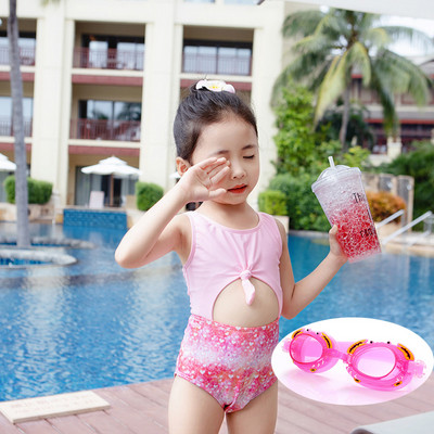 Mitmes värvitoonis laste ujumistrikoo tüdrukutele