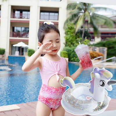 Mitmes värvitoonis laste ujumistrikoo tüdrukutele