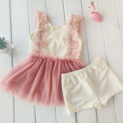 Fürdőruha lányoknak tüll típusú ruhával