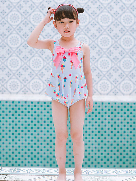 Teljes fürdőruha lányoknak szalaggal