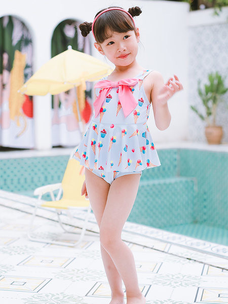 Teljes fürdőruha lányoknak szalaggal