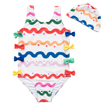 Teljes fürdőruha lányoknak sapkával