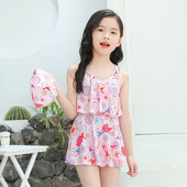 Gyermek fürdőruha lányoknak megfelelő mintával