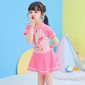 Teljes fürdőruha lányoknak típusú ruha