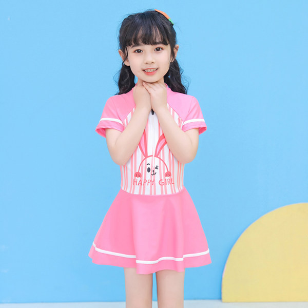 Teljes fürdőruha lányoknak típusú ruha