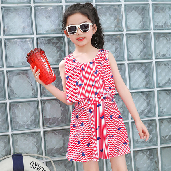 Teljesen csíkos fürdőruha lányoknak való ruha