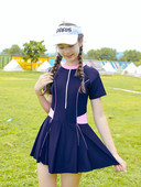 Teljes fürdőruha lányoknak, cipzárral