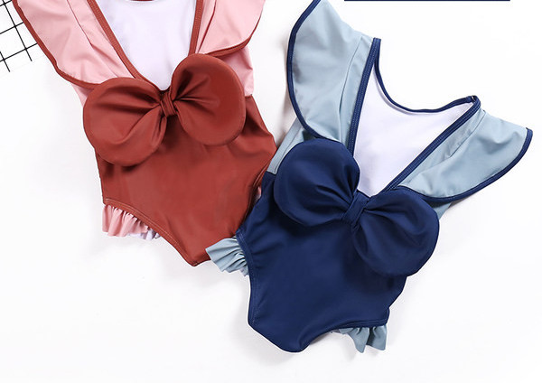 Modern, szalagos gyerek fürdőruha lányoknak