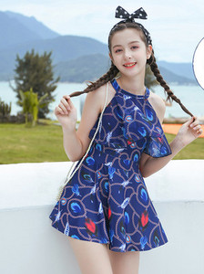 Egész gyermek fürdőruha rátéttel