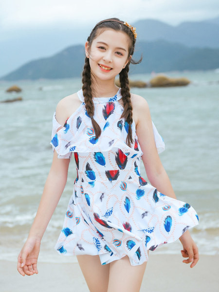 Egész gyermek fürdőruha rátéttel