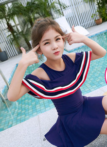 Egész gyermek fürdőruha lányoknak - kék és piros