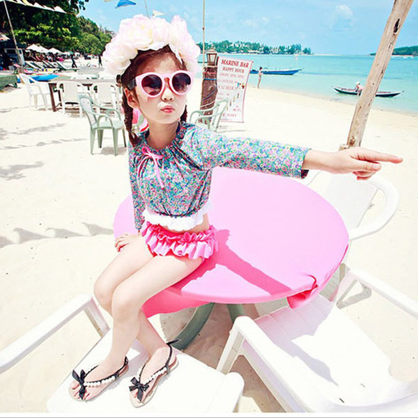 Dječji kupaći kostim s trakom i kovrčama