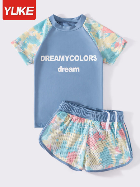 Gyermek fürdőruha lányoknak két részből áll