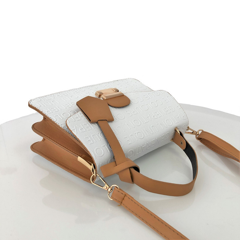 Малка дамска чанта Melina 