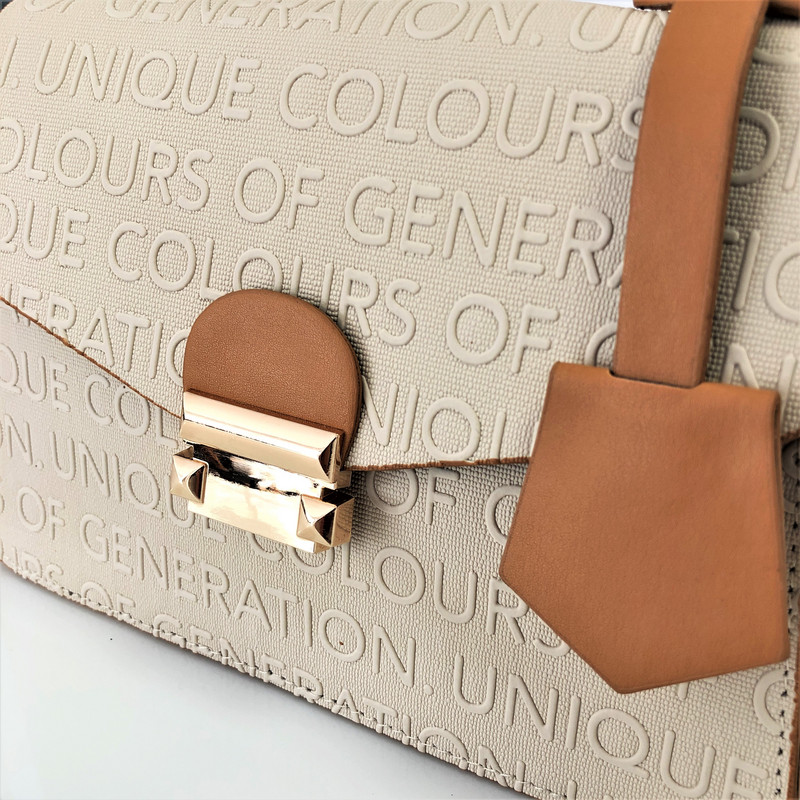 Малка дамска чанта Melina 