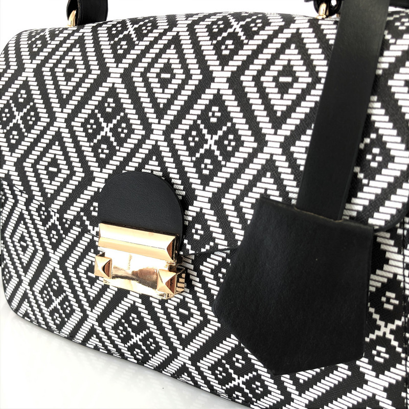 Малка дамска чанта Melina 