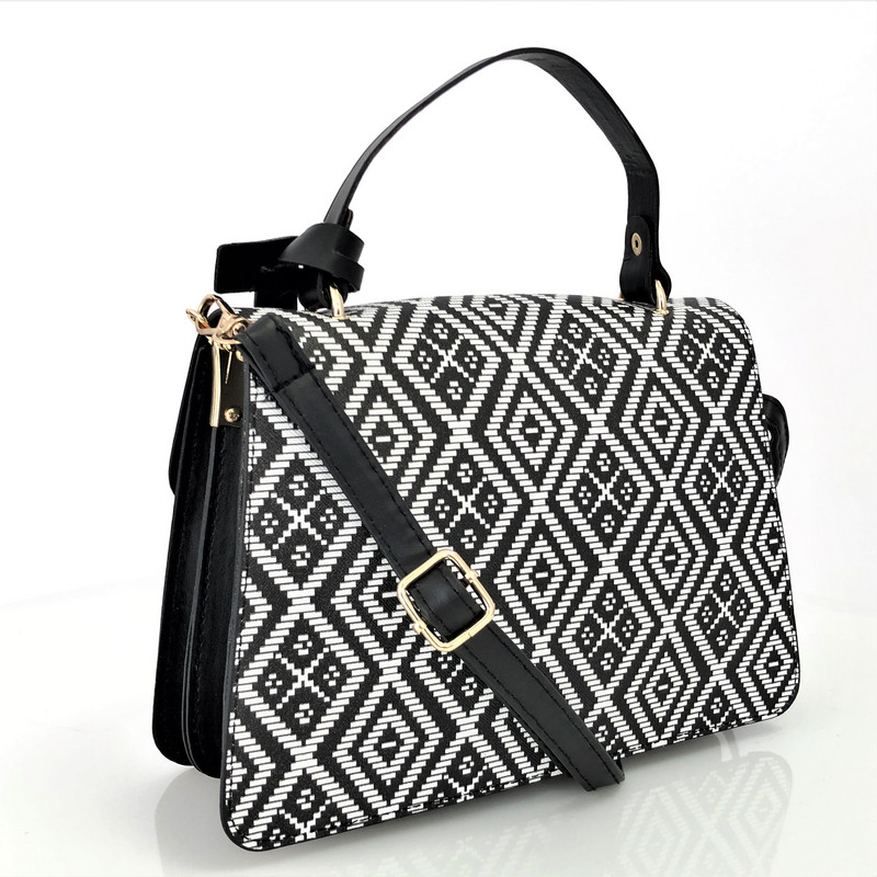 Малка дамска чанта Melina 