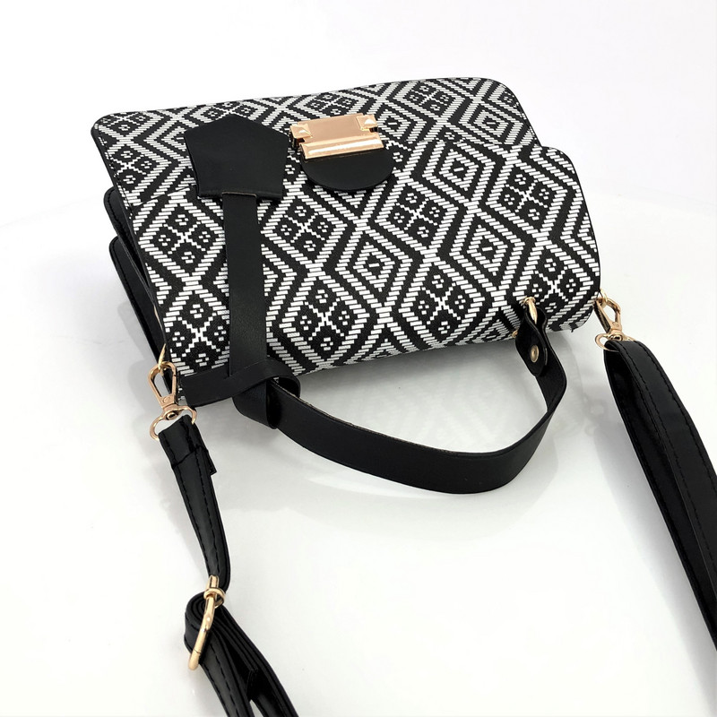 Малка дамска чанта Melina 