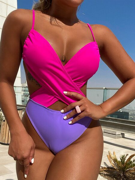 Új modell női fürdőruha, hátul megkötős