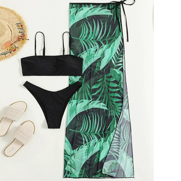 Modern női fürdőruha három részből áll