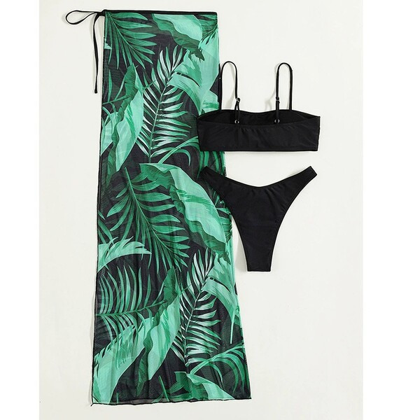 Modern női fürdőruha három részből áll