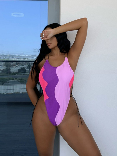 Μοντέρνο γυναικείο μαγιό με γυμνή πλάτη και κορδόνια