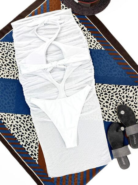 Női teljes fürdőruha fehér színben - erős szabású modell