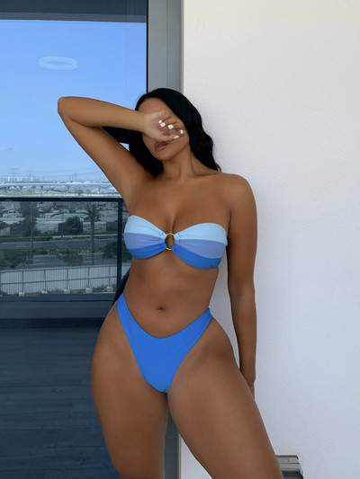 Naiste ujumistrikoo uus mudel kaheosalise sinise värviga