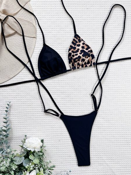 Női fürdőruha új modellje fekete színben