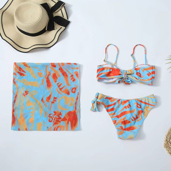 Női fürdőruha pántokkal - három részből áll